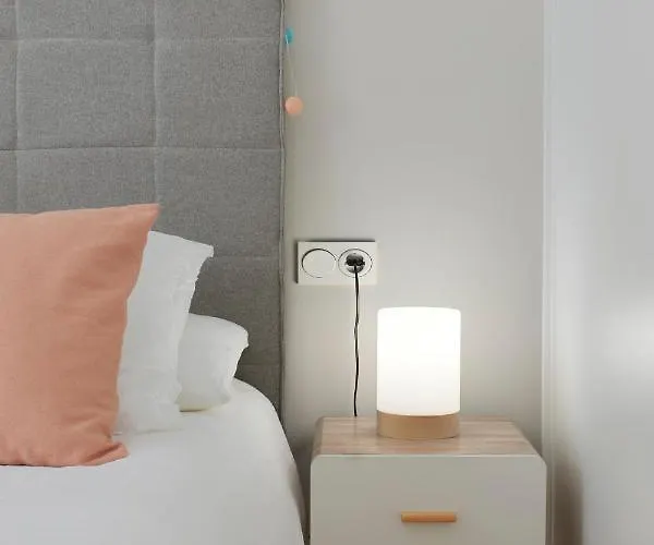 Concha Brand New & Style *