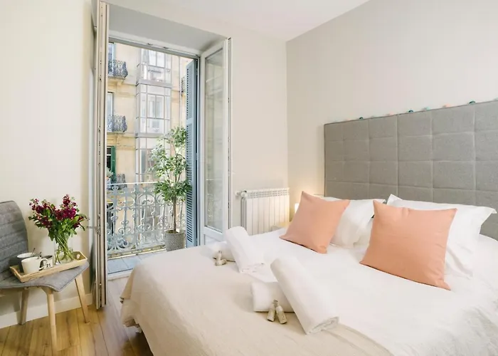 Concha Brand New & Style Apartment